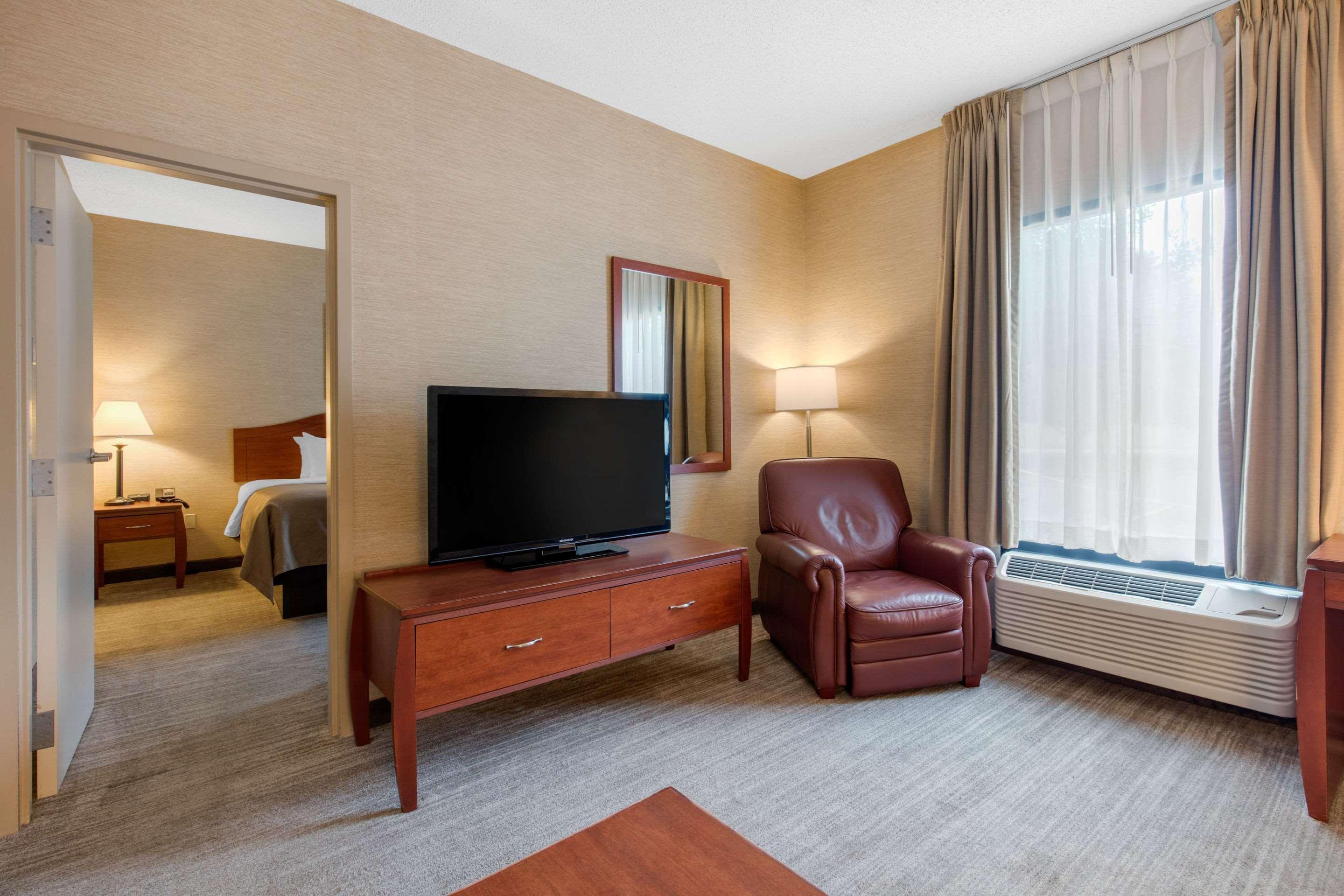 Quality Inn&Suites Benton - Draffenville Extérieur photo