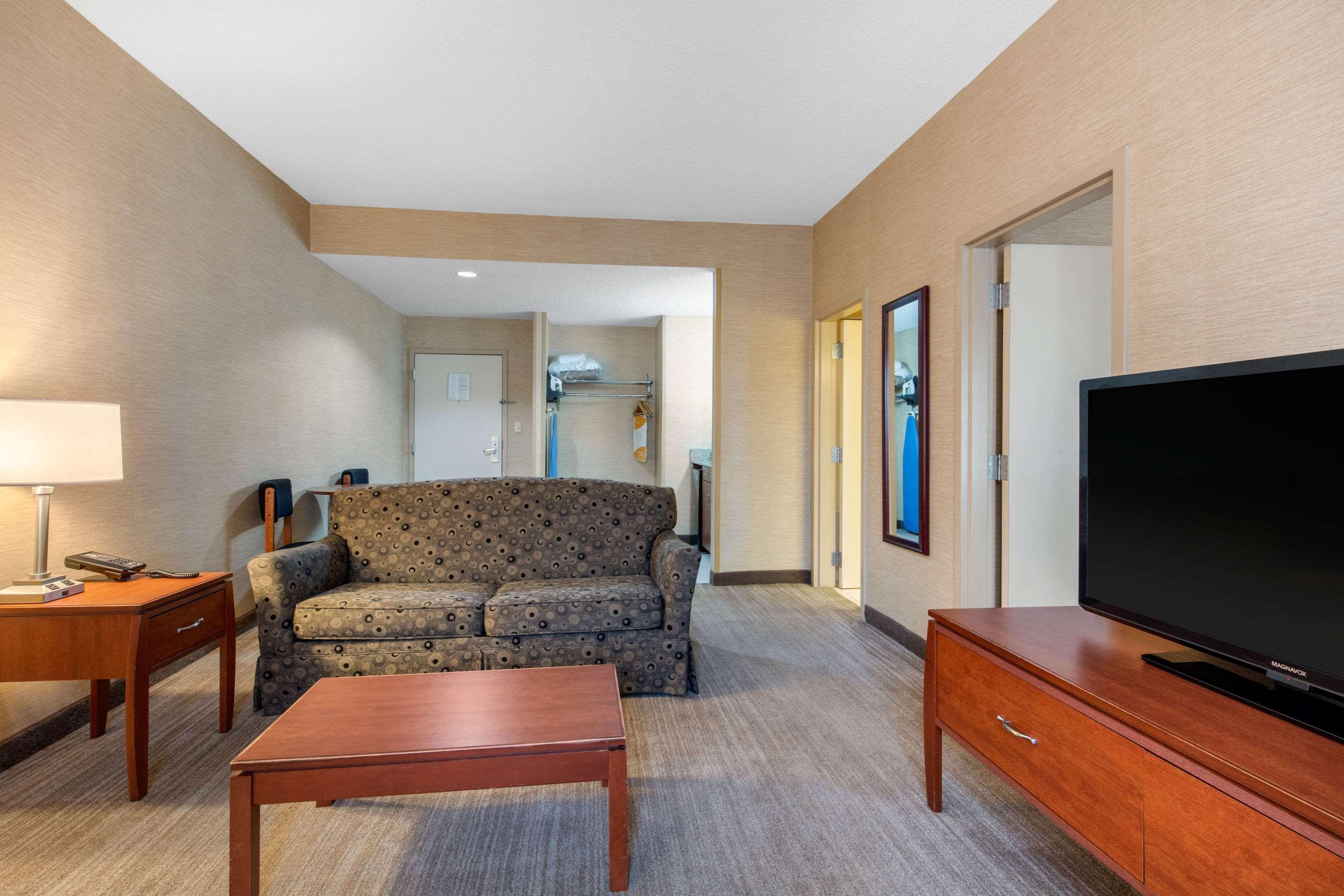 Quality Inn&Suites Benton - Draffenville Extérieur photo